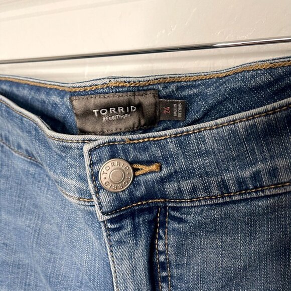 Torrid Mini Vintage Stretch Denim Skirt Size 24 #28 - Picture 5 of 6
